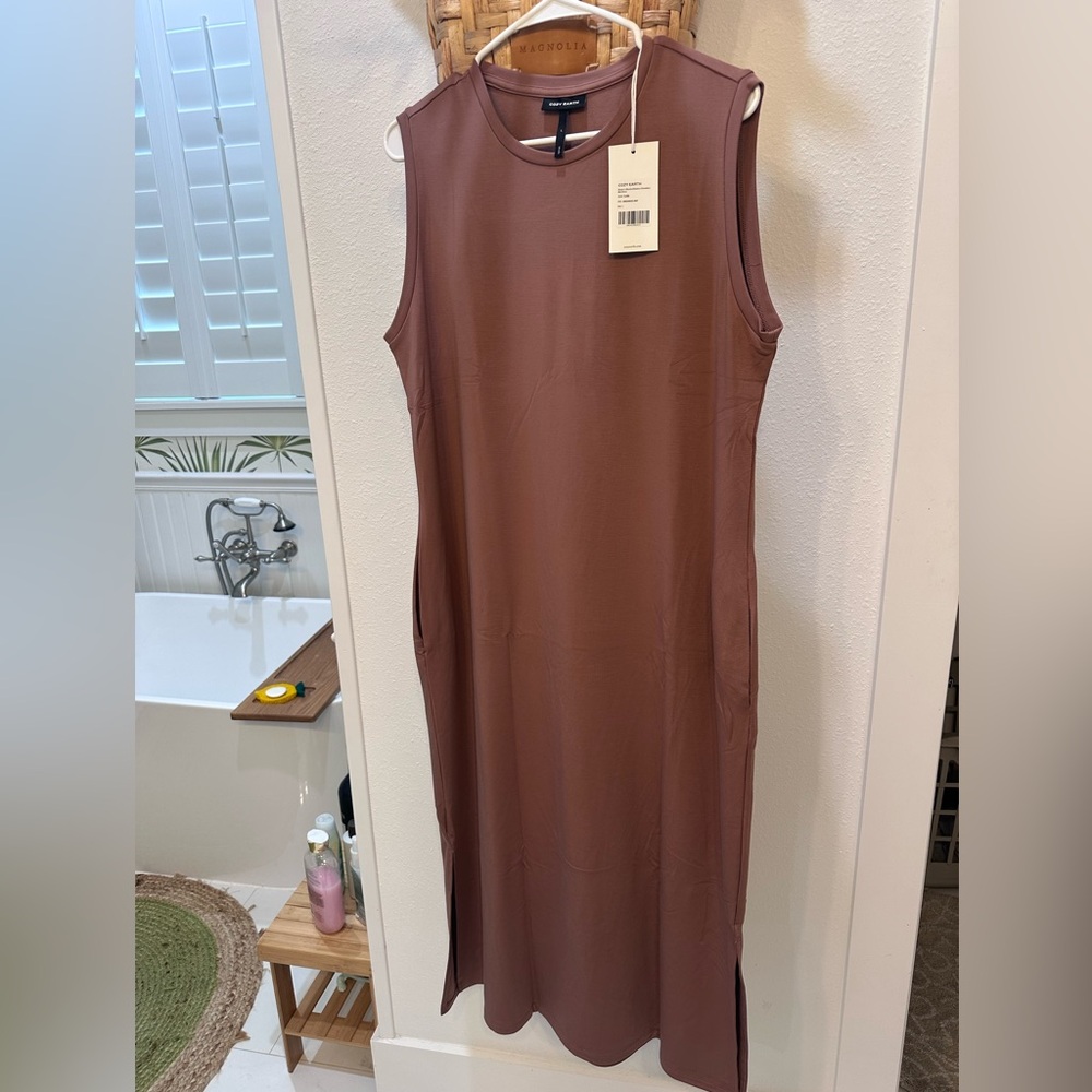 NWT Cozy Earth Sleeveless Midi Dress in Saddle